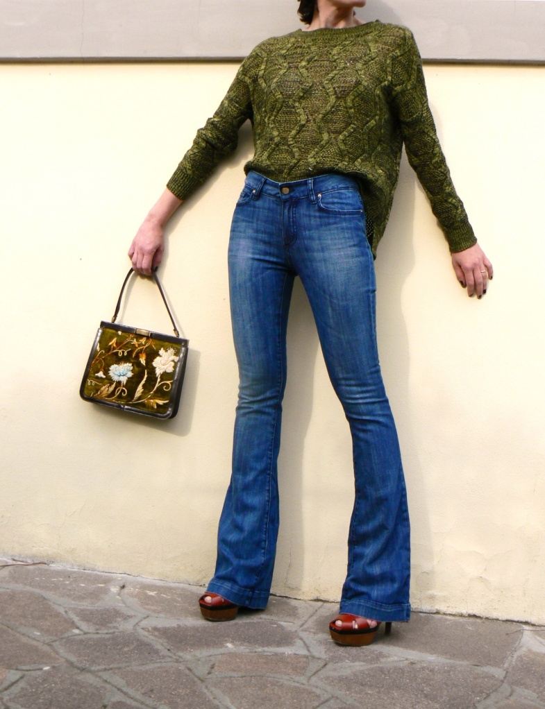 Massimo Dutti jeans, sweater, green sweater, Marni sandals, Ivano Fossati, c' é tempo, Anastasia style, Florence, casual outfit, vintage bag, Romwe sweater, vintage style, look anni 70 , seventy's, quelli degli anni 70,