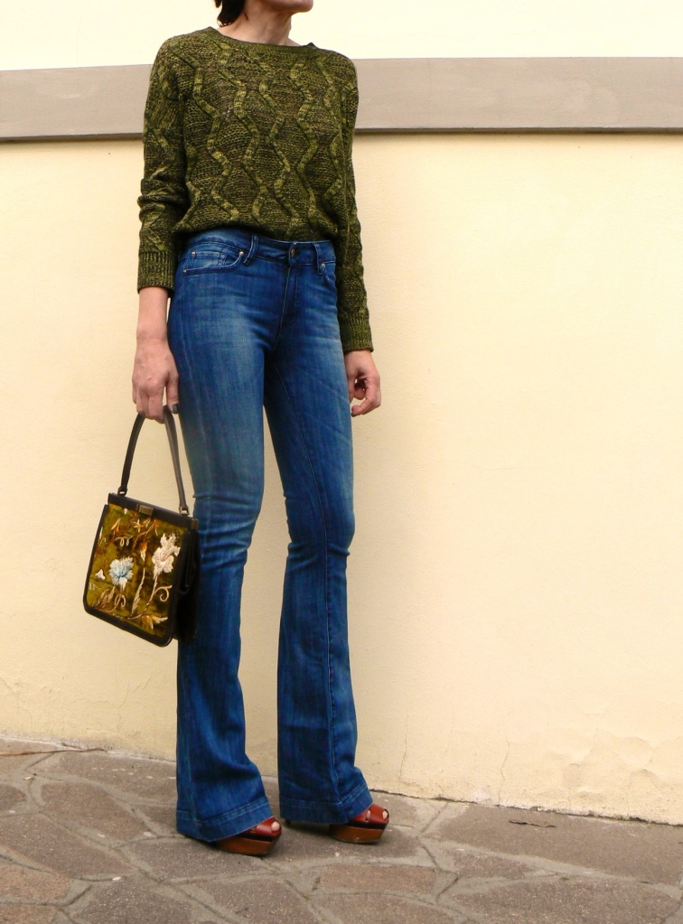 Massimo Dutti jeans, sweater, green sweater, Marni sandals, Ivano Fossati, c' é tempo, Anastasia style, Florence, casual outfit, vintage bag, Romwe sweater, vintage style, look anni 70 , seventy's, quelli degli anni 70, 